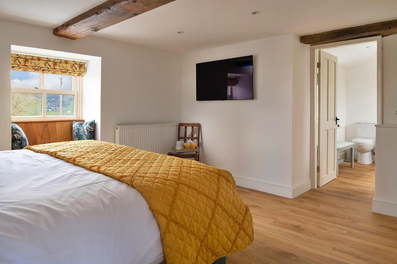 Finest Retreats - Moelis Granary - Luxury Cottage With Hot Tub Llandrillo Exteriör bild