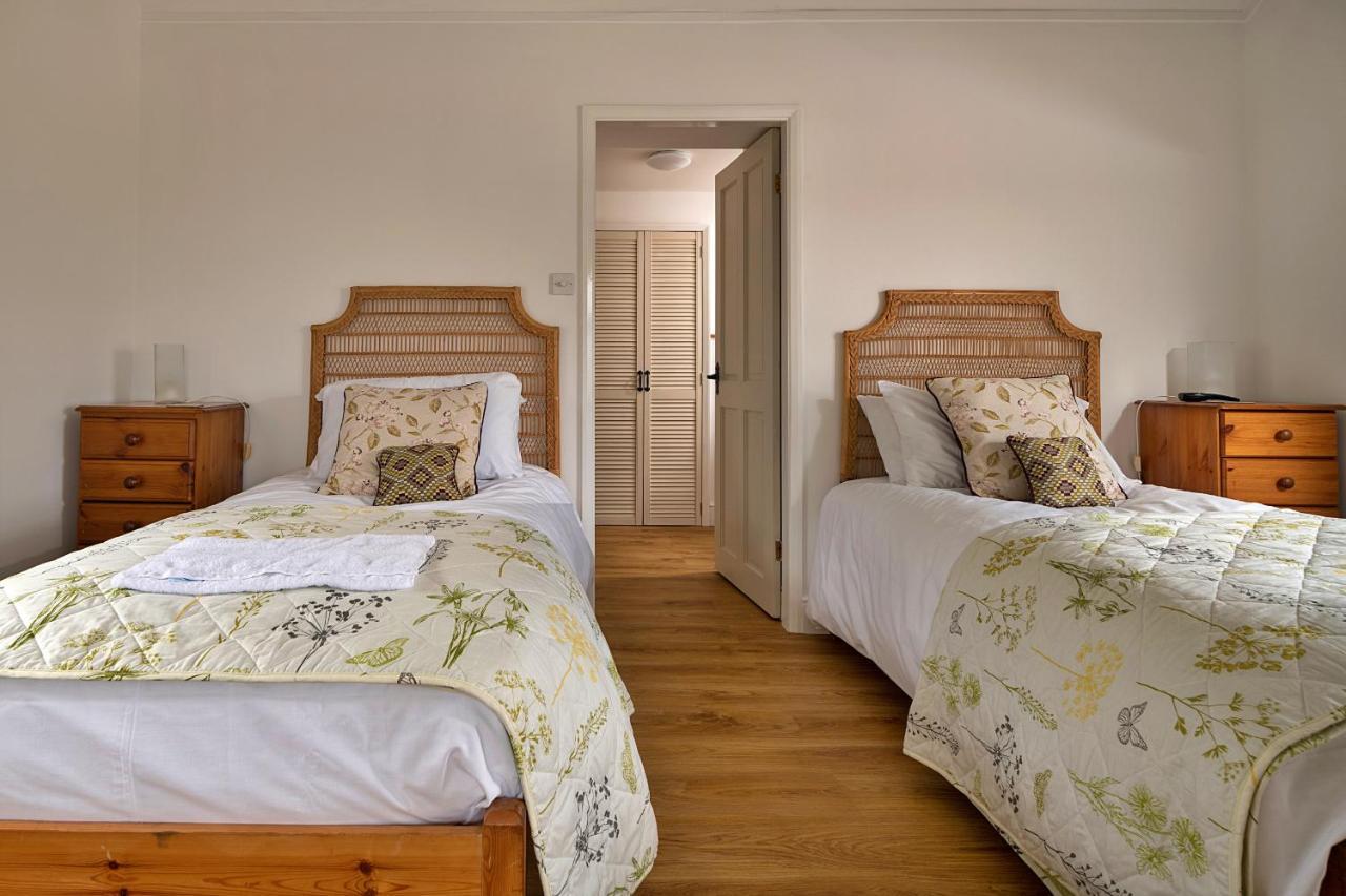 Finest Retreats - Moelis Granary - Luxury Cottage With Hot Tub Llandrillo Exteriör bild