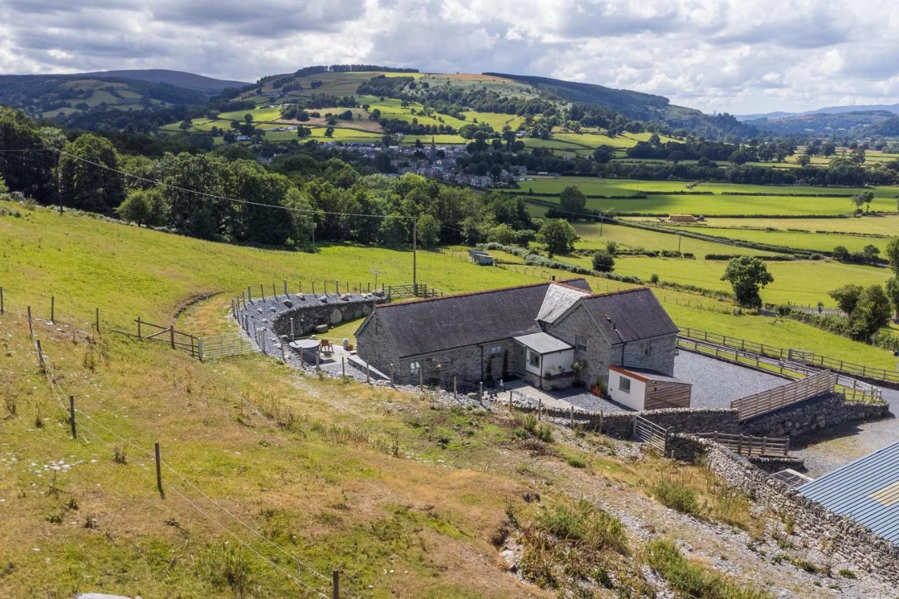 Finest Retreats - Moelis Granary - Luxury Cottage With Hot Tub Llandrillo Exteriör bild