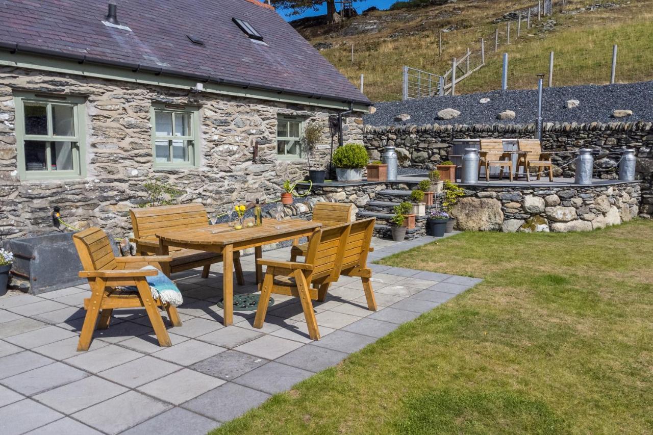 Finest Retreats - Moelis Granary - Luxury Cottage With Hot Tub Llandrillo Exteriör bild